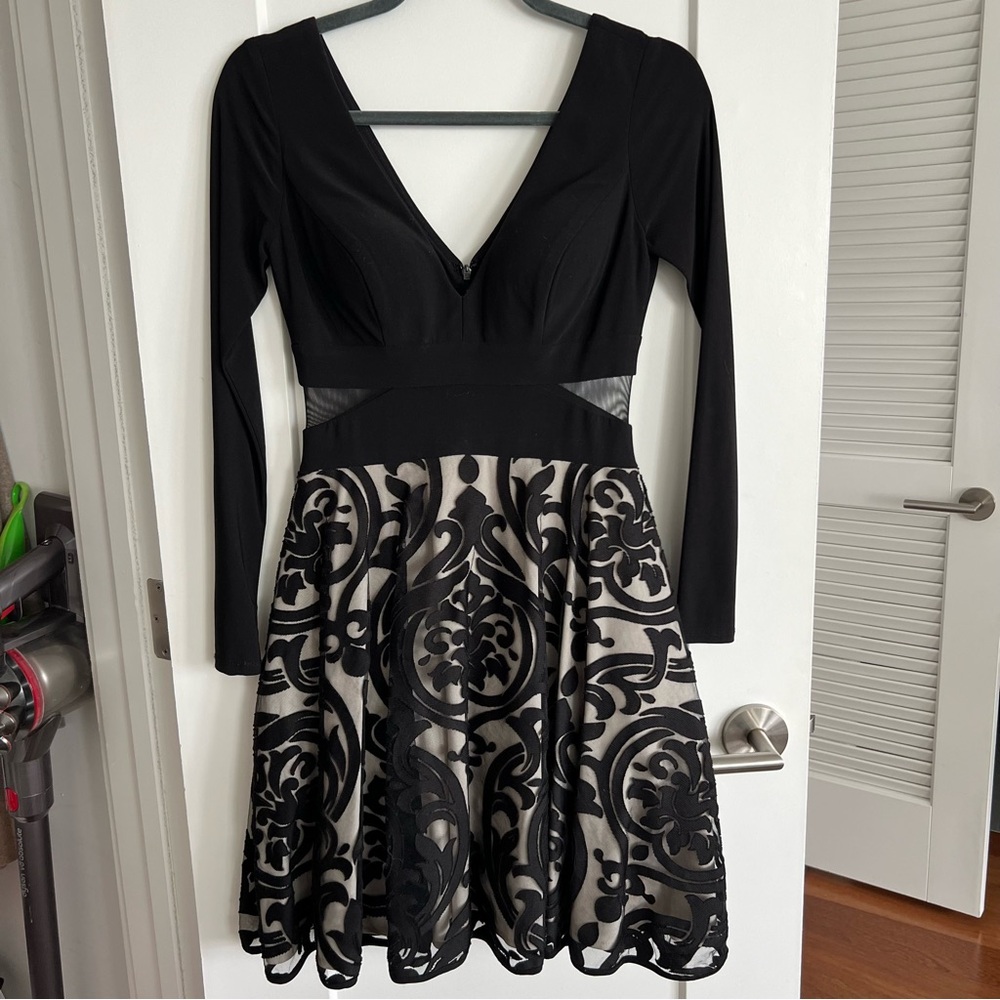 Xscape Black and Cream Long Sleeve Dress